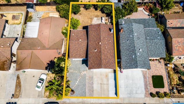 1051 Woodminster Drive, San Jose CA: https://media.crmls.org/mediaz/09e20b4d-86b5-455c-9083-1607590305f7.jpg