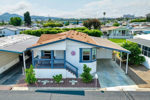 1001 S Hale Ave, Escondido CA: https://media.crmls.org/mediaz/09e20b7c-e814-433c-a12d-486441738276.jpg
