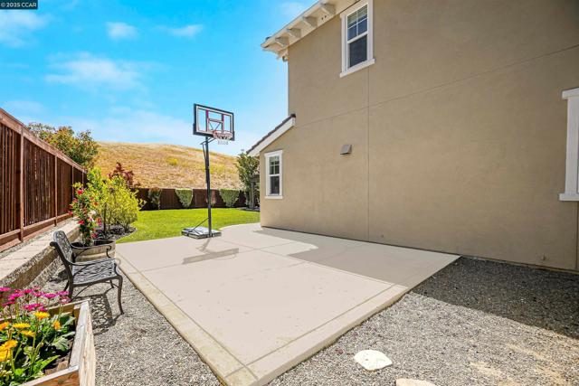 5152 Bengali St, Danville CA: https://media.crmls.org/mediaz/09e2a493-add3-4dc8-80db-11839f87caab.jpg