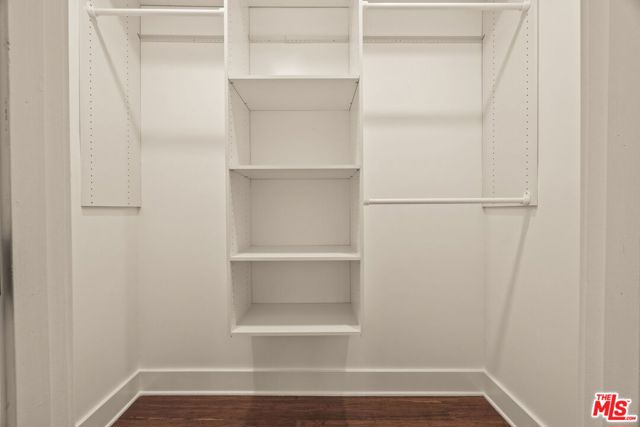 571 N Cahuenga Boulevard, Los Angeles CA: https://media.crmls.org/mediaz/09e2bd66-c67f-44ba-81f9-6e04310588d7.jpg