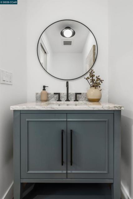 181 Lombardy Lane, Orinda CA: https://media.crmls.org/mediaz/09e4018f-fb3f-411b-84b2-8f5a2138a070.jpg