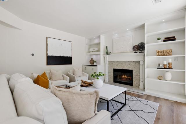 1687 Silverwood Ct, Danville CA: https://media.crmls.org/mediaz/09e41da5-5880-47f6-8480-7a24d1ea8791.jpg