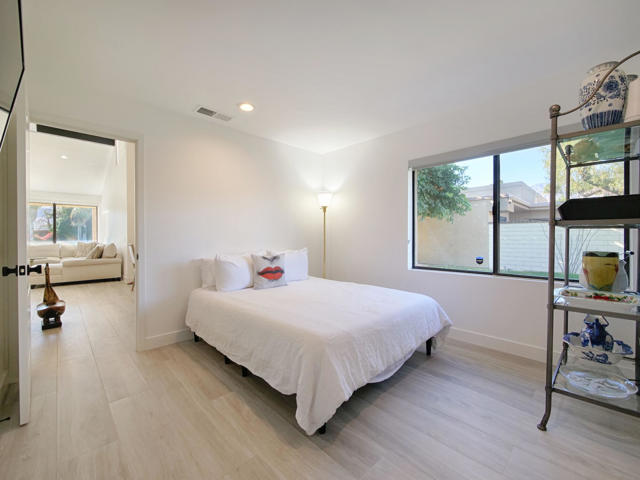 7529 Regency Drive, Palm Springs CA: https://media.crmls.org/mediaz/09e4f808-020f-4450-a82a-d511971fd440.jpg