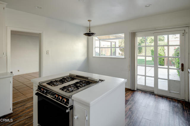 Detail Gallery Image 12 of 37 For 4463 Commonwealth Ave, La Canada Flintridge,  CA 91011 - 3 Beds | 2 Baths