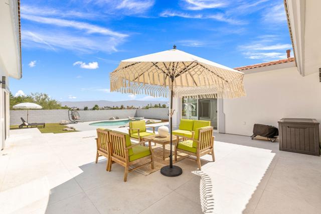 73298 Buckboard Trail Trail, Palm Desert CA: https://media.crmls.org/mediaz/09e50b74-b331-4b9e-840d-0a47bd08049e.jpg