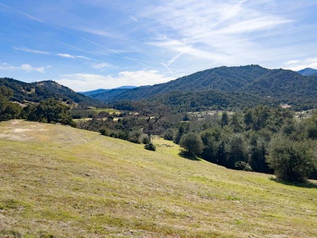 37 E Pronghorn Run, Carmel CA: https://media.crmls.org/mediaz/09e58f7e-0777-4d45-8881-490873d85b57.jpg