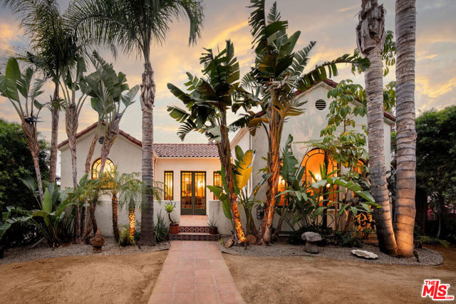 3512 Madera Avenue, Los Angeles CA: https://media.crmls.org/mediaz/09e62c07-ed08-42c6-9746-e655bbb01dc1.jpg