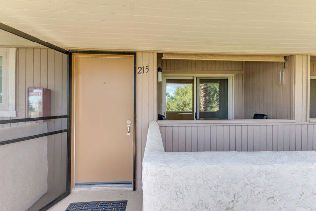 2825 N Los Felices, Palm Springs CA: https://media.crmls.org/mediaz/09e73390-ba44-4b6d-81d9-159ed4a44827.jpg