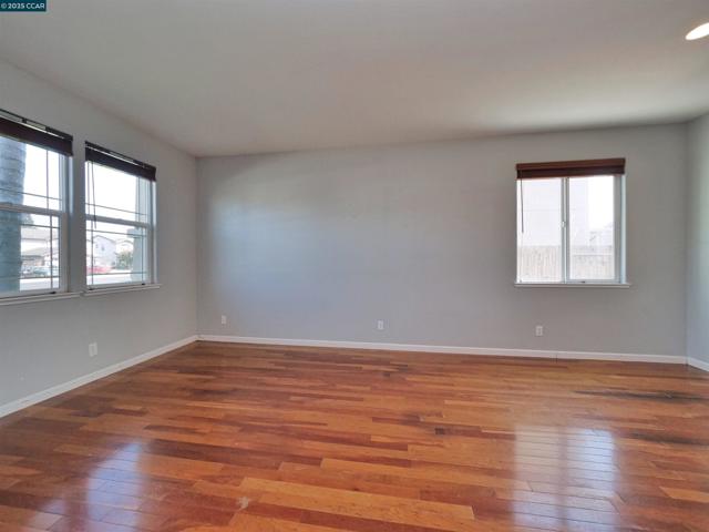 2035 Pasado Avenue, Manteca CA: https://media.crmls.org/mediaz/09e79d3f-9d3b-412c-afbd-72cd46f7f553.jpg