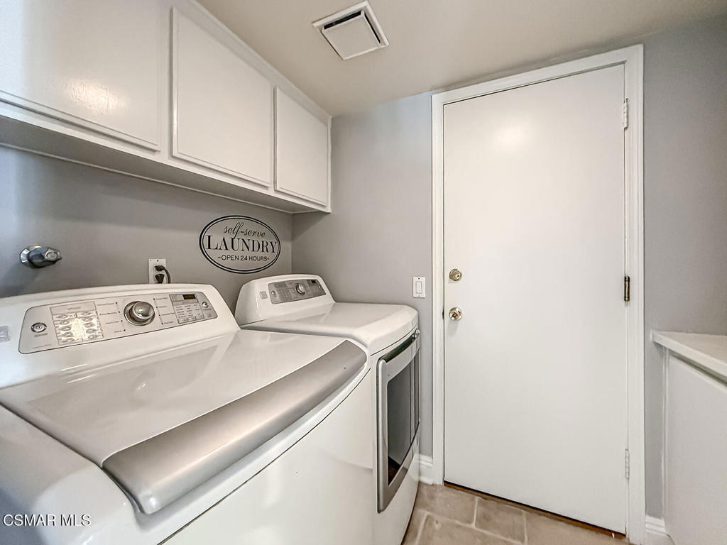 https://media.crmls.org/mediaz/09e7d96b-57a5-48ea-beb5-bcdac186a5e0.jpg?preset=X-Large