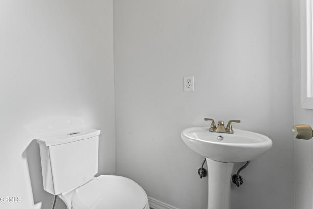 796 S Saticoy Avenue, Ventura CA: https://media.crmls.org/mediaz/09e81cc7-0902-4729-a332-37276fcb4432.jpg