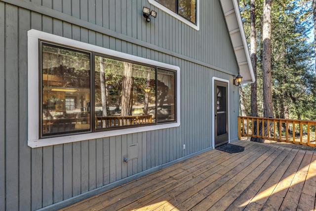 52402 Pine Ridge Road, Idyllwild CA: https://media.crmls.org/mediaz/09e82689-5e5b-4523-bdde-b6eab8e18545.jpg