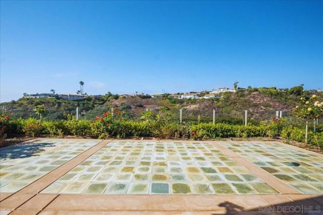 5448 Caminito Bayo, La Jolla CA: https://media.crmls.org/mediaz/09e8b8e8-bfe5-42c5-9e9b-50753322394a.jpg