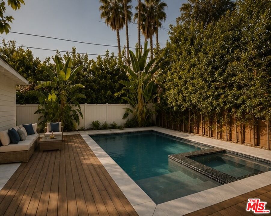 https://media.crmls.org/mediaz/09e8cffd-98bf-4e99-b350-514a783d6188.jpg?preset=X-Large