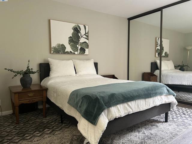 21117 Gary Dr, Hayward CA: https://media.crmls.org/mediaz/09e8d1c2-e80f-4d18-9c97-f4aaba8bd76c.jpg