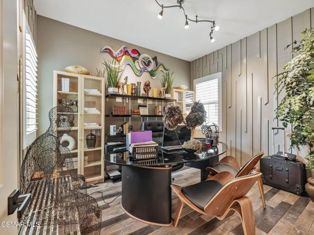 27636 Camellia Drive, Saugus CA: https://media.crmls.org/mediaz/09e99887-c5f0-4be5-9721-09036939dda4.jpg