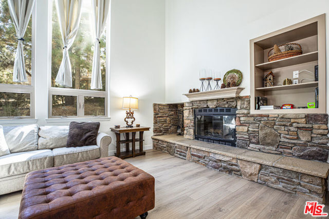 1712 Woodland Drive, Pine Mountain Club CA: https://media.crmls.org/mediaz/09e9e692-7c2d-4985-bcc7-4186d5774d6e.jpg
