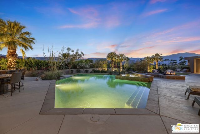 4 Paradise Cove Court, Rancho Mirage CA: https://media.crmls.org/mediaz/09ea0245-fd42-439b-b5ea-e9fa054c39a1.jpg