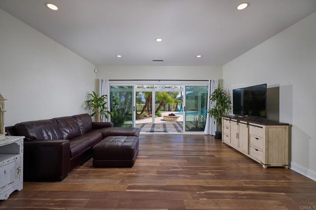 1314 Deerbrook Drive, San Marcos CA: https://media.crmls.org/mediaz/09ea1156-ee3c-48b4-8a82-7b06fd429aee.jpg