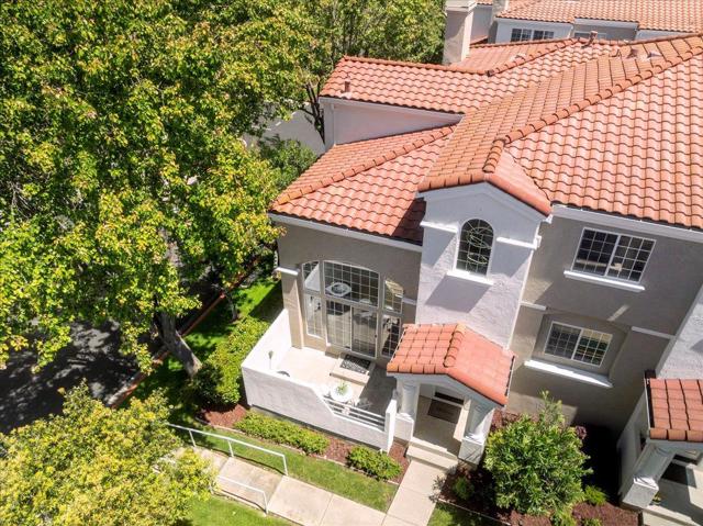 7003 Silver Brook Court, San Jose CA: https://media.crmls.org/mediaz/09ea5e83-b2a7-478e-9812-3f4467cf1f79.jpg