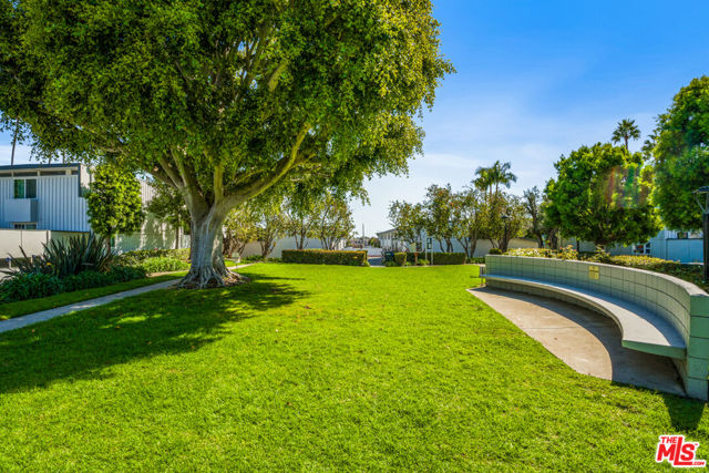 416 Bolero Way, Newport Beach CA: https://media.crmls.org/mediaz/09eb22c7-4990-4e14-b2ef-5d425f23c526.jpg