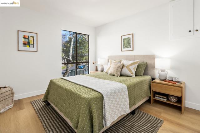 568 Vistamont Ave, Berkeley CA: https://media.crmls.org/mediaz/09ec4d0f-d37e-4981-9f58-a720c6e0a421.jpg