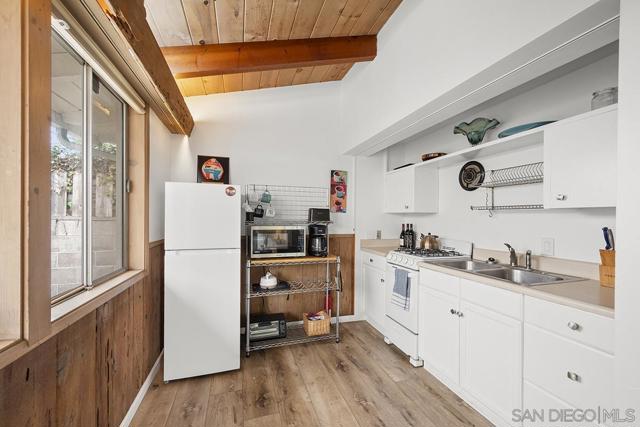4316 Haines St, San Diego CA: https://media.crmls.org/mediaz/09ecb8b8-d1ad-4363-8f0a-aa232d2c0b5b.jpg