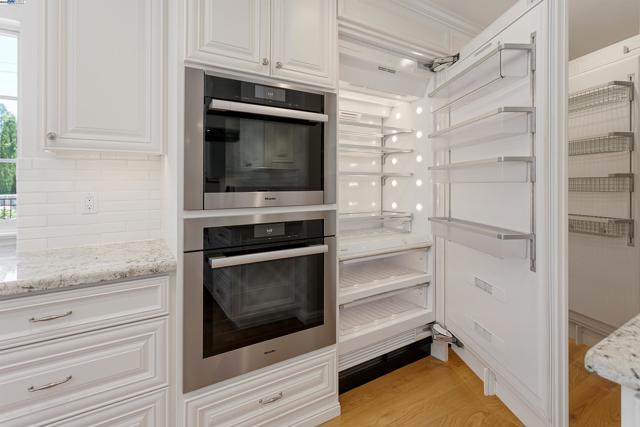 3252 Woodview Dr, Lafayette CA: https://media.crmls.org/mediaz/09ed0564-d79b-47a6-a0b6-295a9fd2c455.jpg