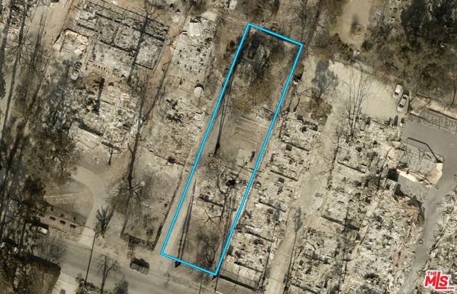 691 E Pine Street, Altadena CA: https://media.crmls.org/mediaz/09ed78ab-299f-45b9-9d4c-32f779db1e9c.jpg