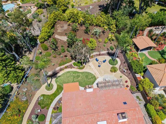 3565 Avenida Amorosa, Escondido CA: https://media.crmls.org/mediaz/09eda772-b4e1-4e46-a303-00070cbca8a3.jpg