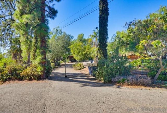 602 Starbright Ln, Alpine CA: https://media.crmls.org/mediaz/09edc165-ce98-41d0-9933-10972c3fd2ce.jpg