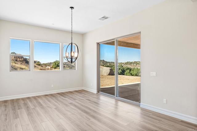 Detail Gallery Image 13 of 41 For 12635 via Vigneto #LOT 42,  Lakeside,  CA 92040 - 4 Beds | 2 Baths