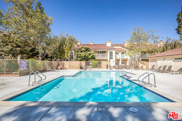 Outdoor heated pool/spa & club house