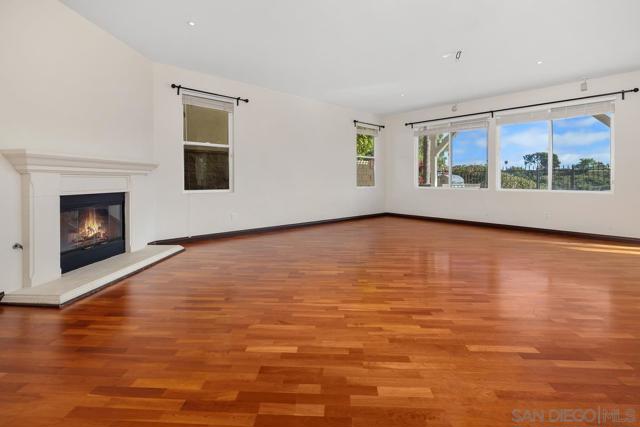 2475 Darlington, La Jolla CA: https://media.crmls.org/mediaz/09eee4bf-39a3-4cc1-948b-fc0d0278e599.jpg