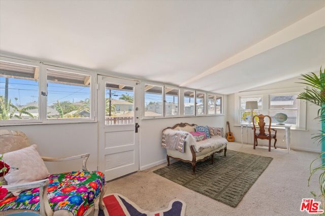 1654 5th Avenue, Los Angeles CA: https://media.crmls.org/mediaz/09eefe4e-4f64-4fa1-b1cd-b9876ea5f937.jpg