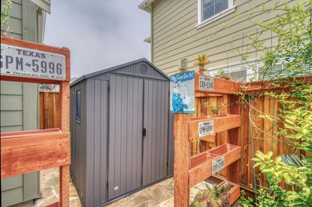 267 Sandy Gulch Drive, Marina CA: https://media.crmls.org/mediaz/09ef7b10-5cb0-4ce4-94c7-c47efef14af7.jpg