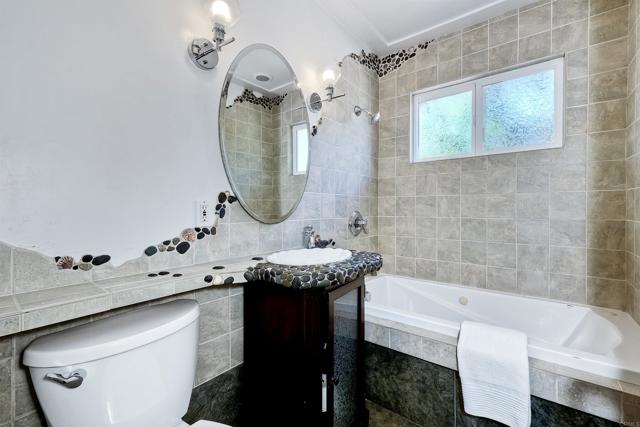 7912 Blue Jay Place, San Diego CA: https://media.crmls.org/mediaz/09efb4ad-2878-4c88-b158-0bdebbd96065.jpg