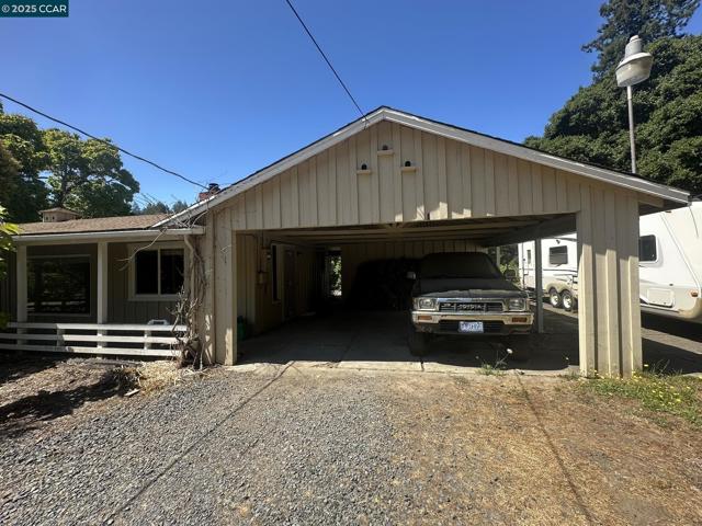 120 Sexton Rd, Sebastopol CA: https://media.crmls.org/mediaz/09efe1bb-6458-48ea-b043-749c7097ff56.jpg