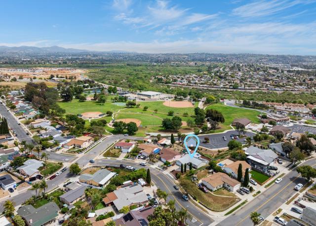 5083 Barry St, Oceanside CA: https://media.crmls.org/mediaz/09f099b5-f9f9-4e57-9d93-085a3be6eac2.jpg