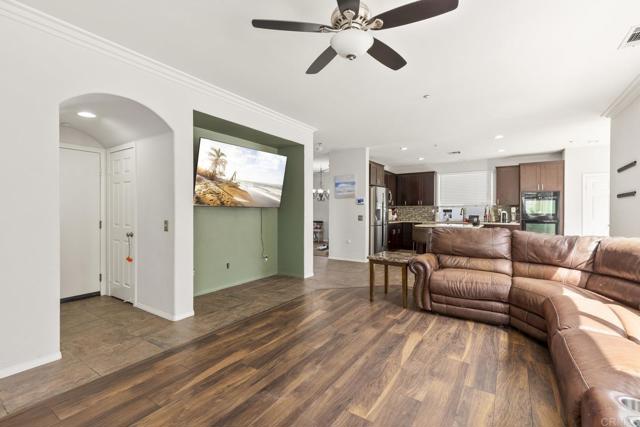 Detail Gallery Image 9 of 30 For 814 Sierra Verde, Vista,  CA 92084 - 4 Beds | 2/1 Baths