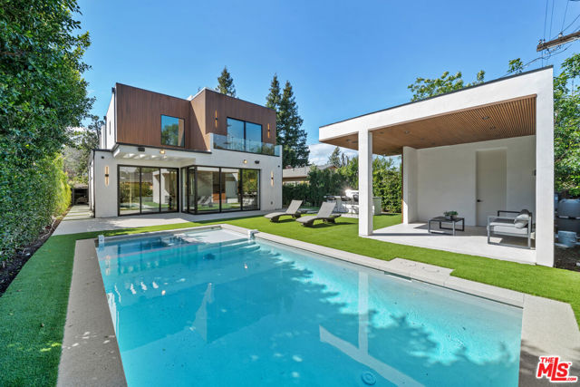 4818 Norwich Avenue, Sherman Oaks CA: https://media.crmls.org/mediaz/09f1c708-3139-4732-847d-ae0dcca1aeb1.jpg