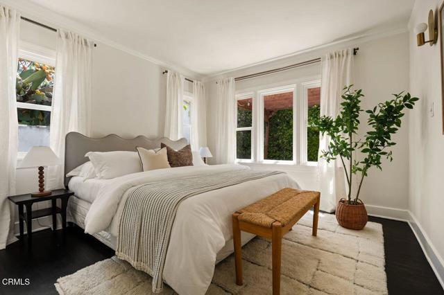 7567 Rosewood Avenue, Los Angeles CA: https://media.crmls.org/mediaz/09f1de50-078b-4ee4-b39c-5e6fde083dd1.jpg