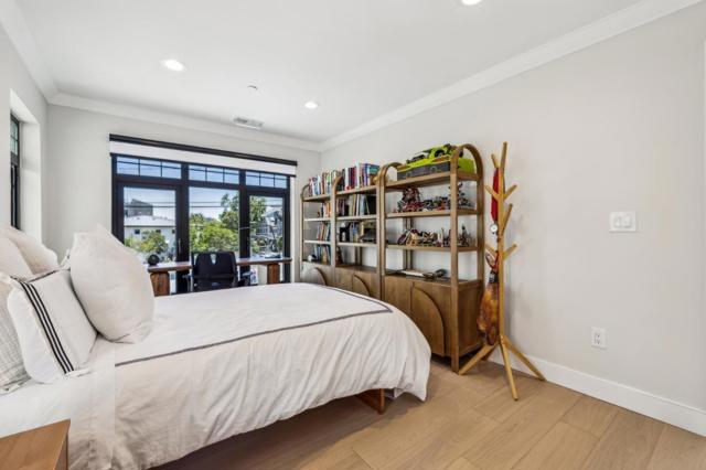 546 Oxford Avenue, Palo Alto CA: https://media.crmls.org/mediaz/09f246aa-c914-4cce-8778-47b530ffc11e.jpg