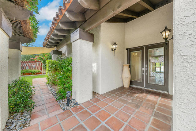 60 Calle Solano, Rancho Mirage CA: https://media.crmls.org/mediaz/09f2f777-fae7-437b-996a-26bea87b656e.jpg