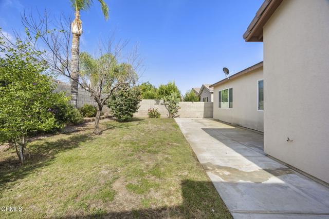 13418 Giro Drive, Bakersfield CA: https://media.crmls.org/mediaz/09f3098b-c63f-4e6c-9c73-63eacefc2758.jpg