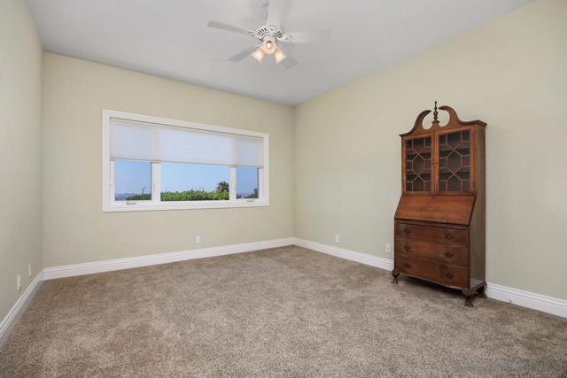 1324 Vista Colina Dr, San Marcos CA: https://media.crmls.org/mediaz/09f38479-e6e7-4cc5-9e7b-c25327855cac.jpg