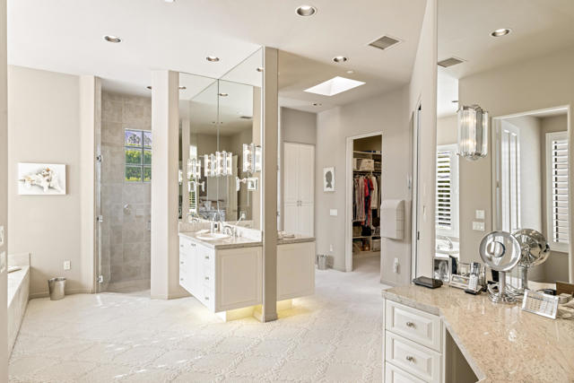 900 Dogwood Circle E, Palm Springs, CA 92264