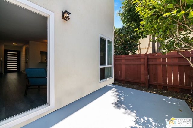 241 S Avenue 57, Los Angeles CA: https://media.crmls.org/mediaz/09f51ce4-4680-4dde-afba-7f52e27aec6e.jpg