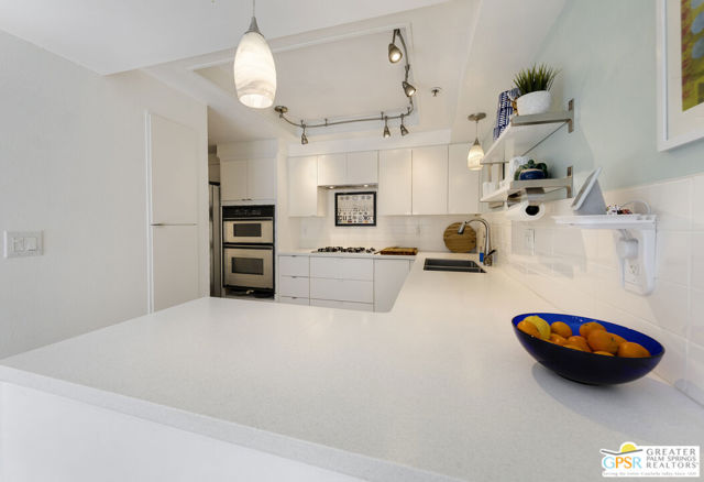 475 Village Square, Palm Springs CA: https://media.crmls.org/mediaz/09f51f5b-4f79-4e6a-b59c-6f41a495348c.jpg