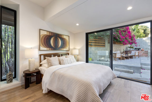 3404 Glenalbyn Drive, Los Angeles CA: https://media.crmls.org/mediaz/09f5c12a-c5dd-442f-9a9e-7518bcf70fcb.jpg